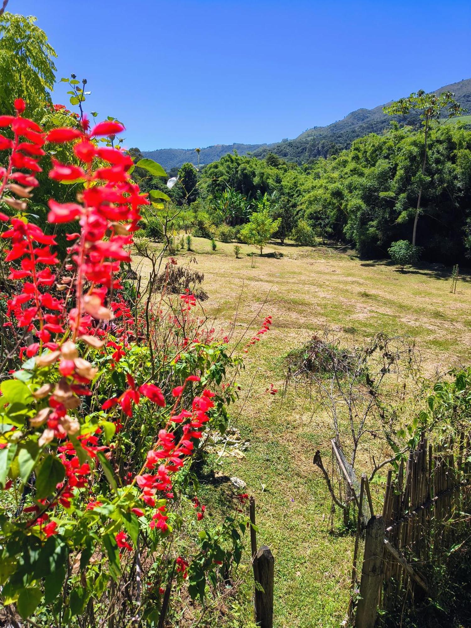 Rancho Pe Da Pedra Villa Sao Bento do Sapucai Bagian luar foto